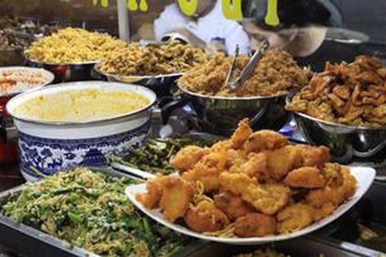 Nasi Pedes Bu Andhika di Kuta, Bali.