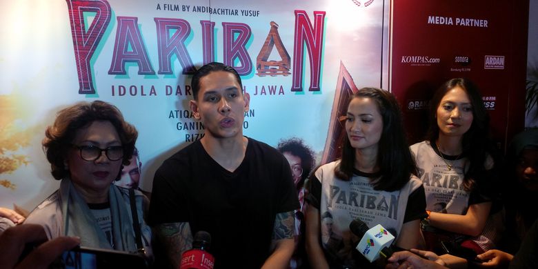 Ganindra Bimo dan Atiqah Hasiholan dalam jumpa pers film Pariban: Idola dari Tanah Jawa di XXI Epicentrum, Kuningan, Jakarta Selatan, Jumat (3/5/2019).