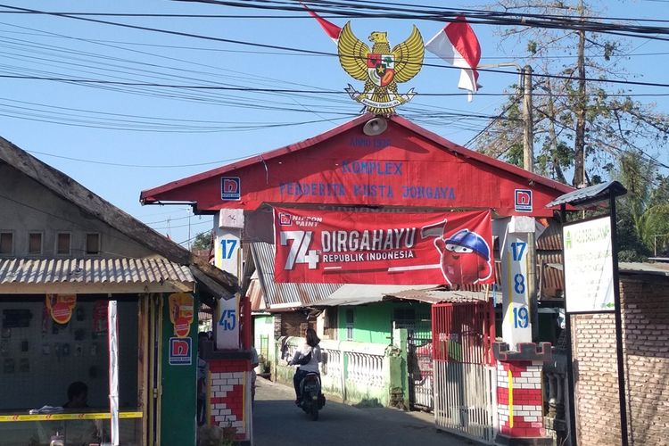 Gapura kompleks penderita kusta Jongaya di Jalan Dangko, Kelurahan Balang Baru, Kecamatan Tamalate, Makassar, Kamis (12/9/2019).