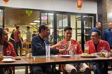 Jokowi Makan Malam Bareng Kaesang dan Kader PSI di Jalan Braga