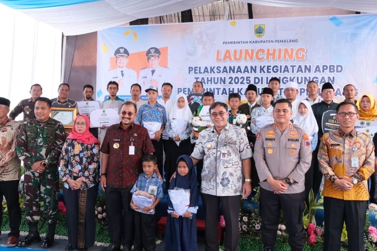 Dalam bidang penghargaan, turut diberikan hadiah motor dari Kementerian Pertanian (Kementan) kepada empat penyuluh pertanian lapangan (PPL) berprestasi serta apresiasi bagi pelaksana Pekan Olahraga dan Seni Ma?arif (Porsema) XIII tingkat Provinsi Jawa Tengah.