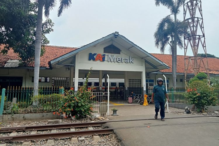 Stasiun Merak, stasiun paling ujung bagian barat Pulau Jawa, Selasa (14/11/2023). 