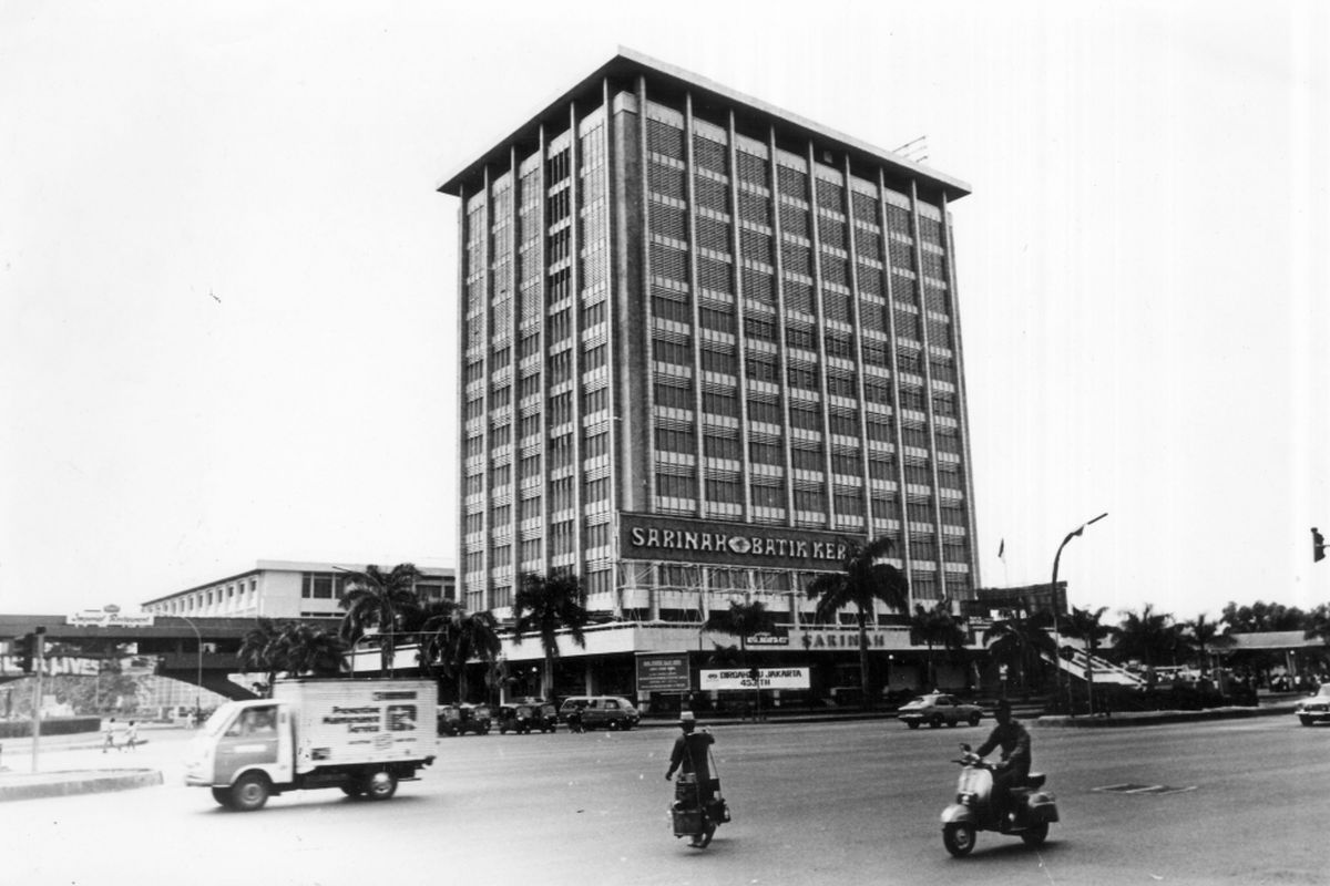 Gedung Sarinah pada tahun 1980.