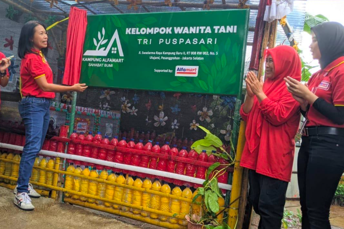 Kampung Alfamart Sahabat Bumi tahun 2023 ini dilaksanakan di dua tempat, yakni Ulujami, Jakarta Selatan, dan Sukorejo, Semarang.