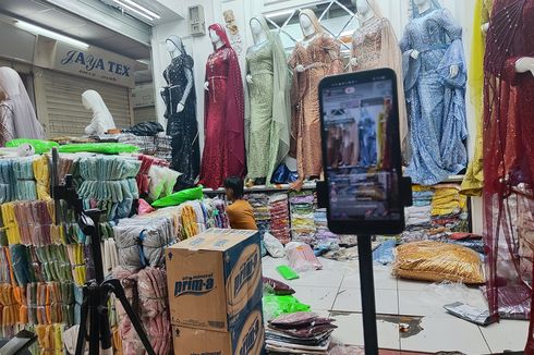 TikTok Shop Buka Lagi, Pedagang di Pasar Tanah Abang Kembali Berjualan 