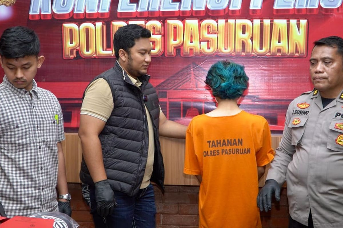 Polres Pasuruan menangkap JRF (26) seorang pemuda yang nekat melempar bom molotov di Pos Lalu Lintas Pandaan karena tidak punya ongkos ke Jakarta untuk bergabung dalam aksi demonstrasi, Kamis (04/09/2025) 