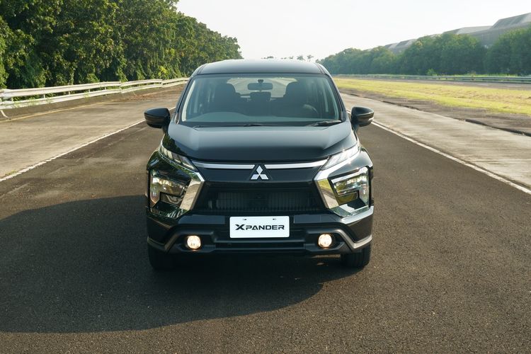 Mitsubishi Xpander Exceed Tourer