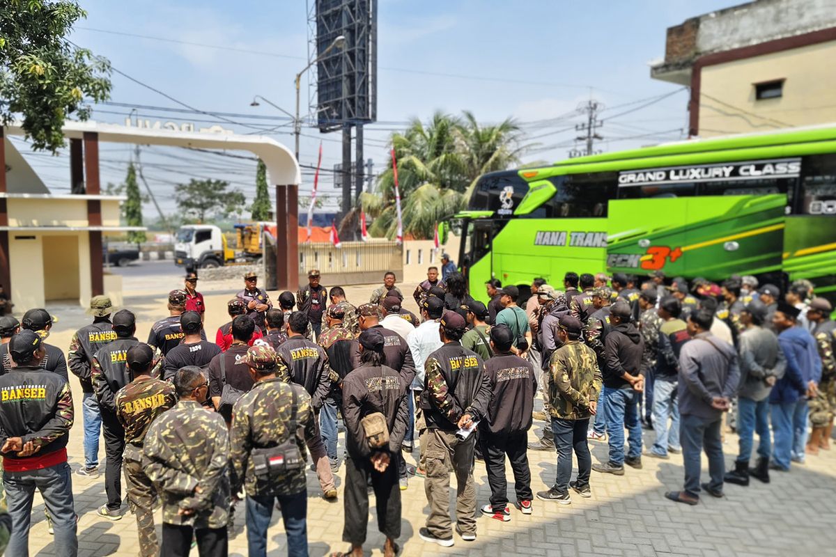 Sebanyak 100 anggota Banser Gresik diberangkatkan menuju Padang Galak, Denpasar, Bali, guna mengikuti apel kesetiaan yang digelar PBNU, Jumat (23/8/2024).