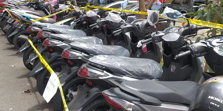 Lima unit motor Yamaha Gear milik tersangka kasus penipuan via aplikasi Qoutex, Doni Muhammad Taufik alias Doni Salmanan
