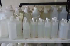 Polisi Temukan Puluhan Botol Etanol di Penginapan Bos Miras Ilegal di Sorong