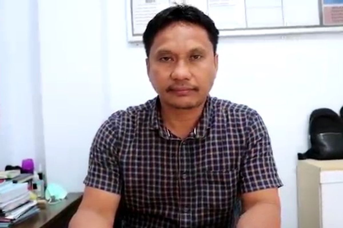 Kasat Reskrim Polres Tana Toraja, AKP S. Ahmad tengah melengkapi administrasi penyelidikan dan membuat permintaan visum et repertum terkait masalah perkembangan penemuan jasad bayi, Selasa (05/04/2022).