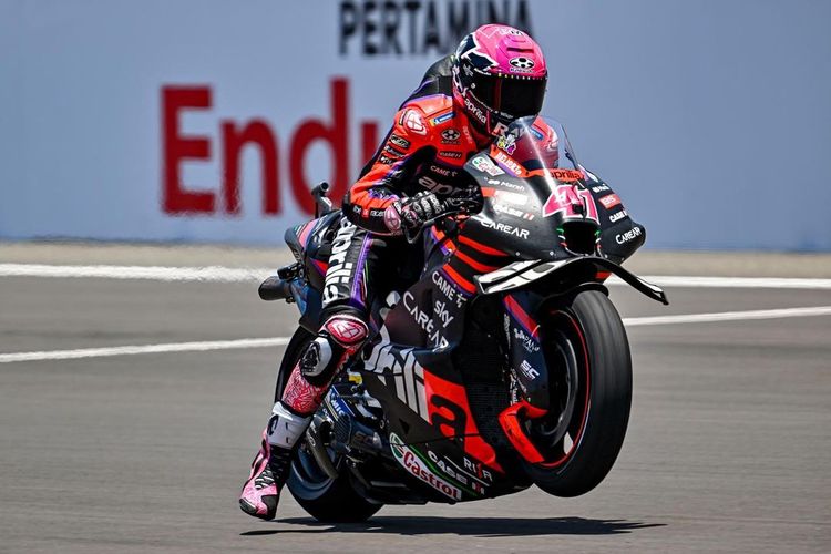 Aleix Espargaro saat berlaga pada MotoGP Mandalika 2023
