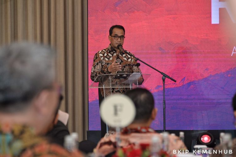 Menhub dalam FGD Menuju Pencapaian Target Presiden 2 Juta Sepeda Motor Listrik di Indonesia
