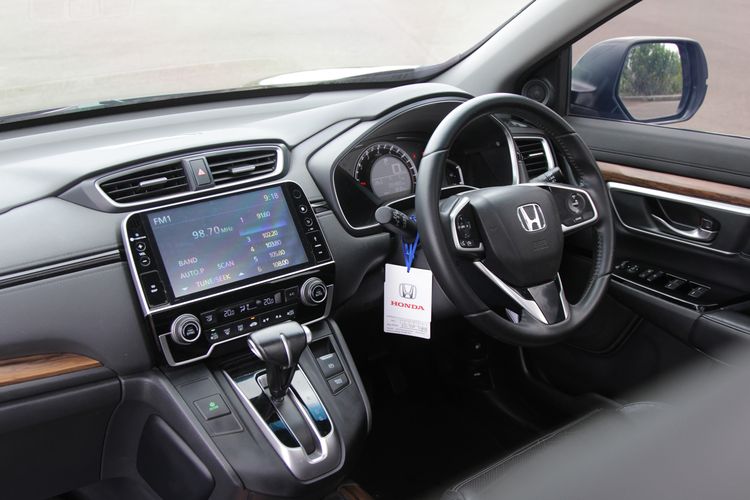 Honda CR-V Prestige Turbo tahun 2017 masih layak dilirik untuk kendaraan harian. 