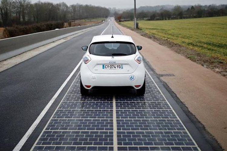 Jalan raya pertama di dunia dengan panel surya.