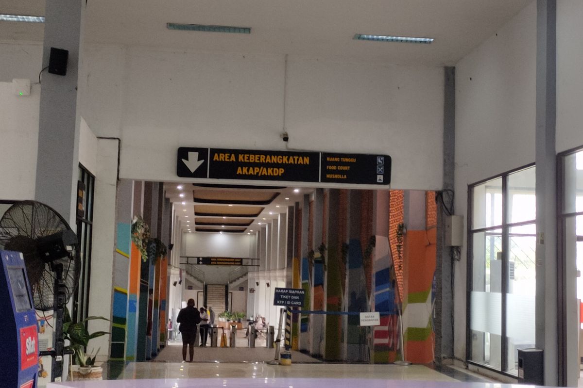 Terminal Jatijajar Depok saat musim mudik Lebaran 2024