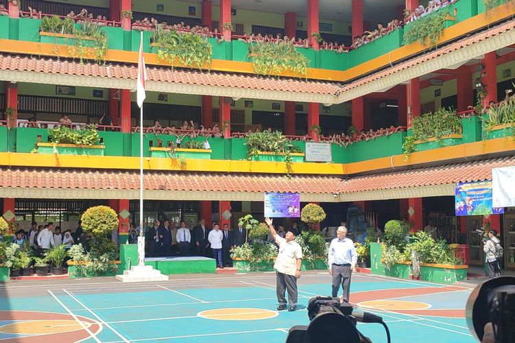 Bill Gates Disebut Apresiasi Program MBG Saat Peninjauan Bareng Prabowo