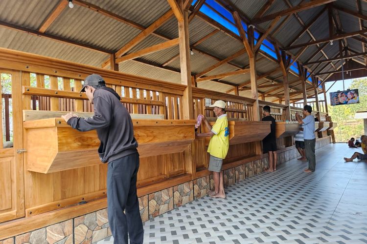 Kandang kambing mewah di Tuban, Jawa Timur.