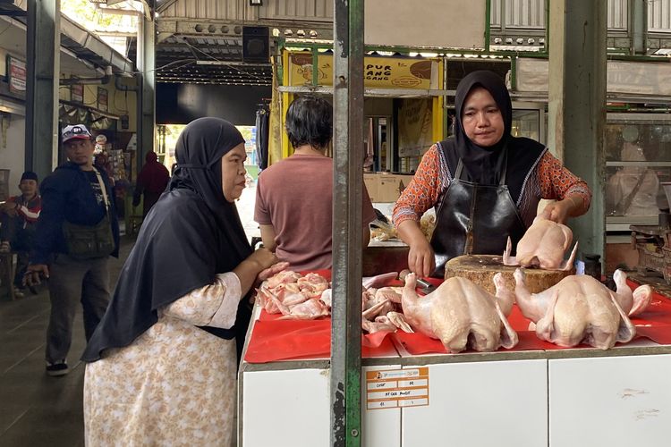 Anggota DPR Minta Usut Pihak Perantara yang Sebabkan Anomali Harga Ayam