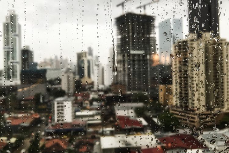 Daftar wilayah yang berpotensi dilanda hujan lebat dan angin kencang pada 21-22 November 2024.