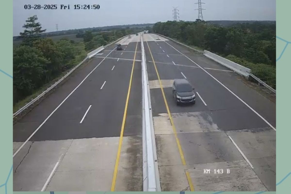 Arus lalin di ruas Jalan Tol Terbanggi Besar-Kayu Agung pada Jumat (28/3/2025) pukul 15.24 WIB.