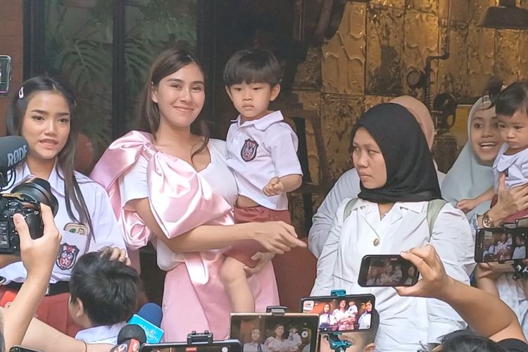 Segera Berangkat Haji, Syahnaz Sadiqah Berat Tinggalkan Anak
