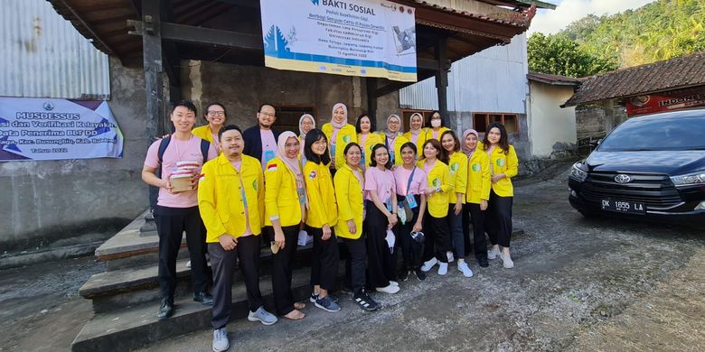 Fakultas Kedokteran Gigi Universitas Indonesia mengadakan acara bakti sosial di Kecamtan Busungbiu, Buleleng, Bali,