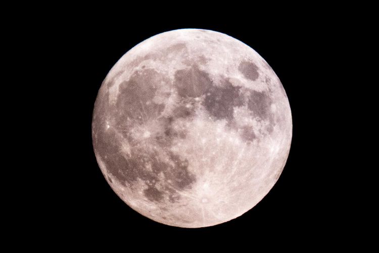 Fenomena Pink Moon 1-2 April 2026 Bisa Dilihat di Indonesia, Aman Dilihat Langsung?