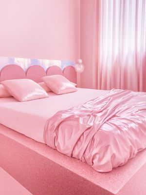 Apartemen pink.