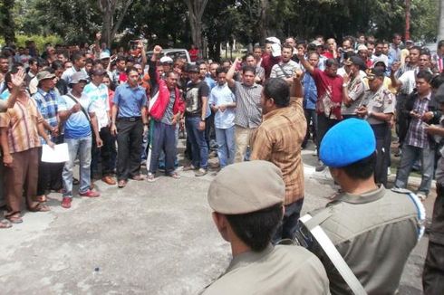 Lapak Parkir Ditutup, Pedagang Demo Wali Kota Banda Aceh