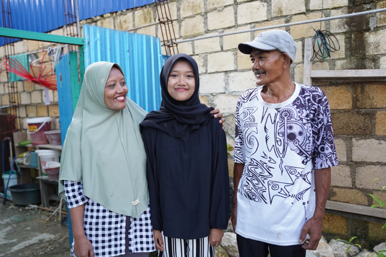 Anak Buruh Bangunan Asal Papua Tembus Fakultas Kedokteran UGM dengan Beasiswa