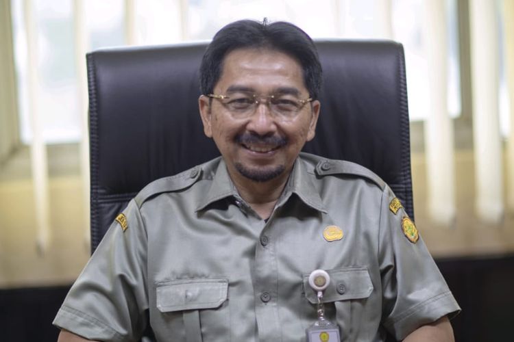 Kepala Dinas Pertanian dan Pangan (Disperpa) Kota Magelang Eri Widyo Saptoko menjelasakan tentang penggunaan Kartu Tani oleh petani setempat, di Kota Magelang, Senin (1/4/2019).