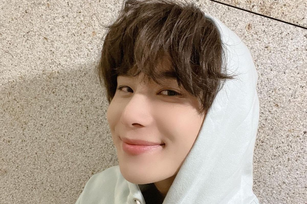Jungwoo NCT buka akun Instagram tepat pada April Mop, 1 April 2022.