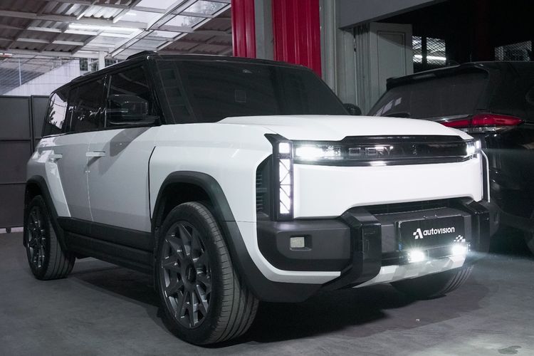Lampu Tambahan Mobil Pakai Lima Lensa, Seperti Apa Fungsinya?