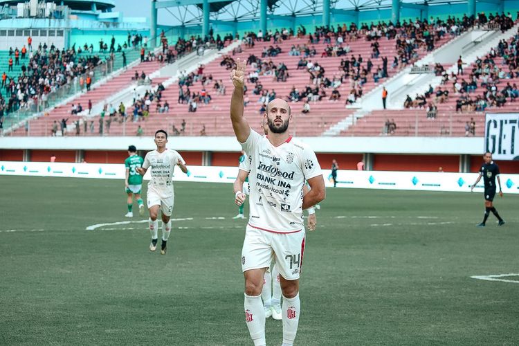 Selebrasi Mohammed Rashid usai mencetak gol dalam laga pekan ke-18 Liga 1 2023-2024 antara PSS vs Bali United di Stadion Maguwoharjo, Sleman, DI Yogyakarta, Jumat (3/11/2023).