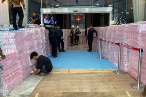 Penampakan 'Tembok' Uang Rp 6,6 Triliun Penuhi Lobi Kejagung, Bakal Diserahkan ke Pemerintah