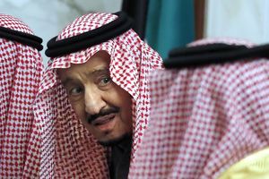 [HOAKS] Foto Raja Salman Serahkan Bantuan Rp 10 Miliar ke Menkeu Purbaya