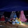 Banjir di Jelai Hulu Ketapang Meninggi, Warga Mulai Mengungsi dan Buat Tenda Darurat