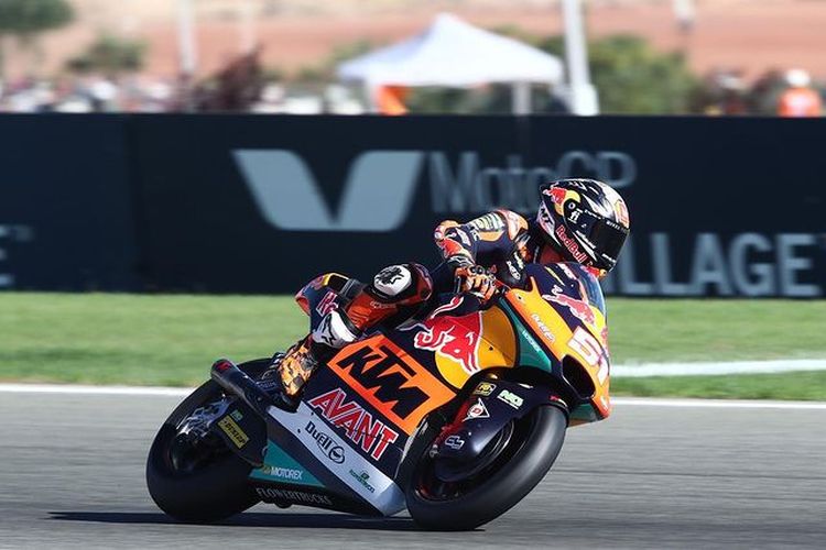 Pedro Acosta saat berlaga pada Moto2 Valencia 2022