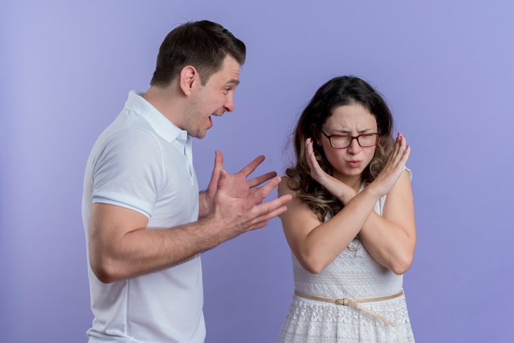 Ghosting atau menghilang tanpa kabar dalam hubungan kerap dianggap tindakan menyakitkan. Namun, ada situasi tertentu ketika ghosting dinilai dibolehkan.