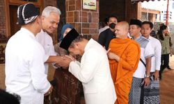 Open House di Tawangmangu, Ganjar dengan Ramah Salami 6.000 Orang Lebih dari Seluruh Indonesia