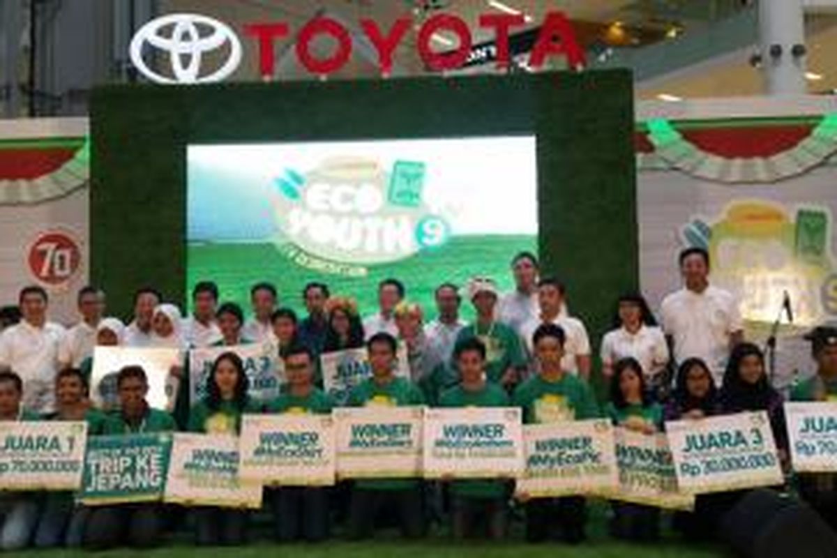 Para pemenang Toyota Eco Youth ke-9.