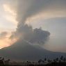 Hingga Pagi Ini, Gunung Lewotobi Terus Bergemuruh Kuat