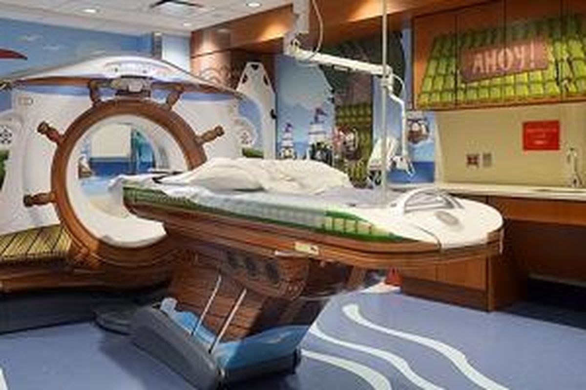 Ruang CT Scan bernuasa kartun