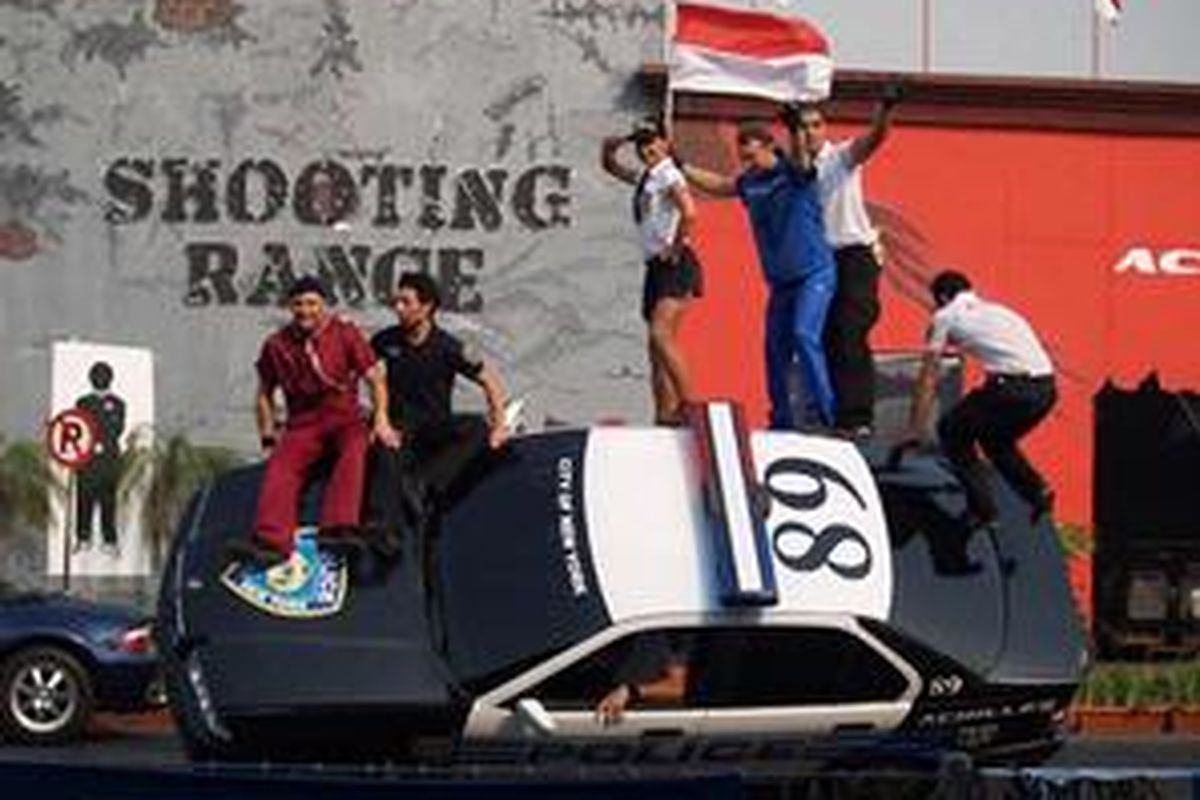 Pertunjukan spektakuler Police Academi Chameleon di Ancol, Jakarta