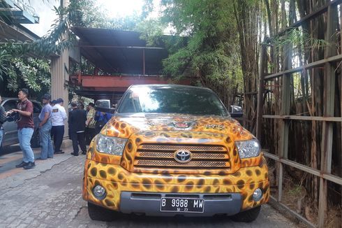 Tunggak Pajak 4 Tahun, Mobil Bergambar Macan Juga Kelabui Petugas dengan Pelat Nomor Palsu