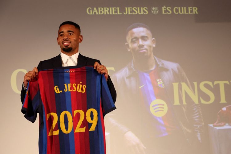 Gagal Datangkan Julian Alvarez, Mengapa Barcelona Pilih Gabriel Jesus?