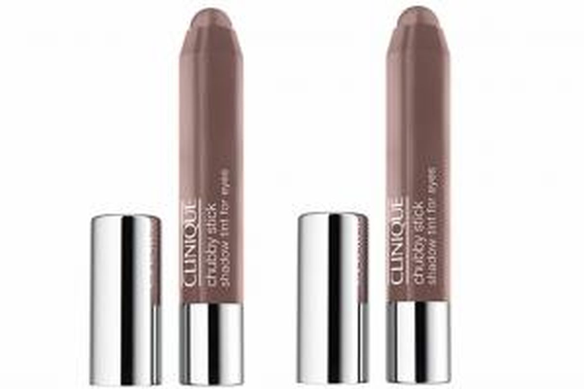 Chubby Stick Shadow Tint for Eyes ini membantu memudahkan Anda mengaplikasikan eye shadow