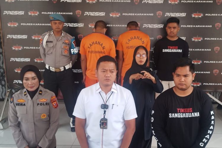 Kasat Reskrim Polres Karawang AKP Arief Bastomy (tengah) saat press release di Mapolres Karawang, Sabtu (19/8/2023).