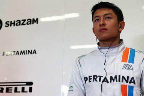 Mobil Balap Rio Haryanto pada Sesi Tes Tanpa Ayat Kursi